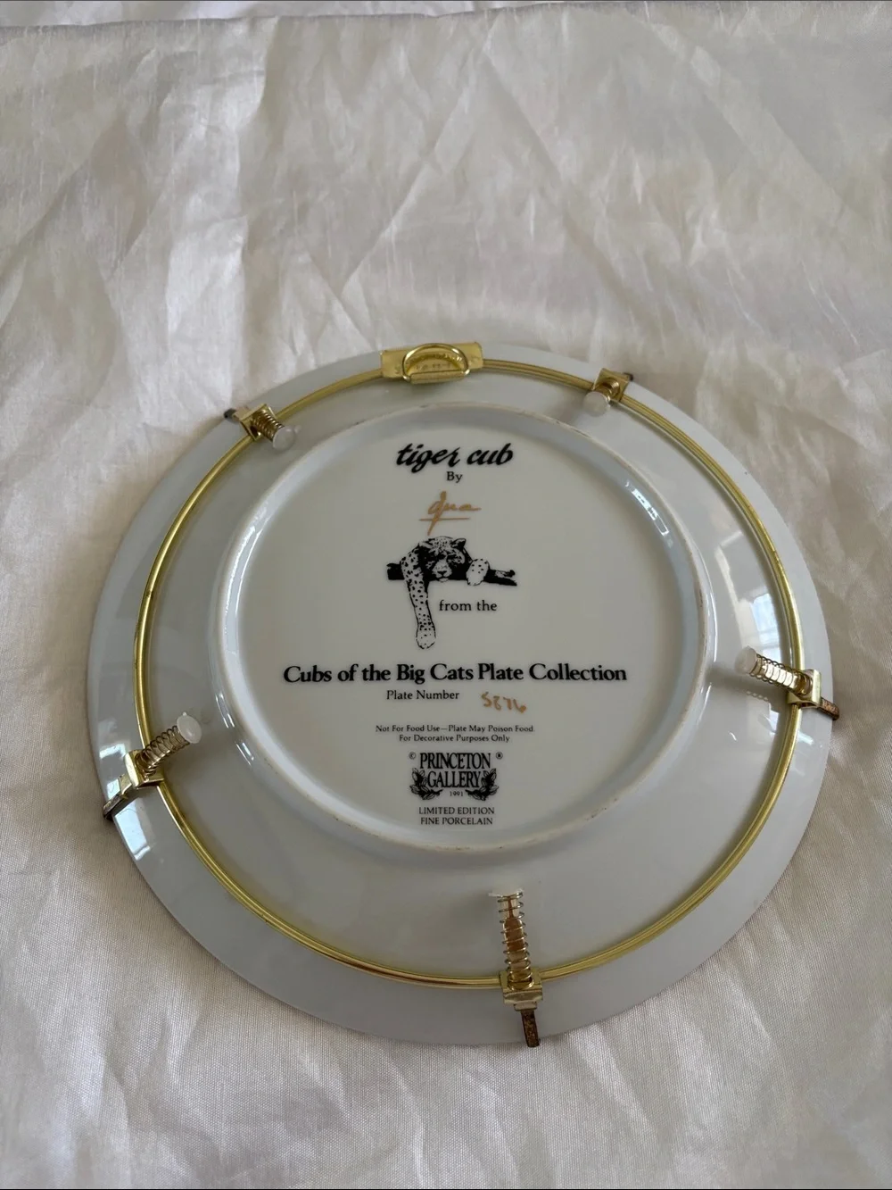 Tiger Cub Wall Plate - Gold Trim Home Wall Decor